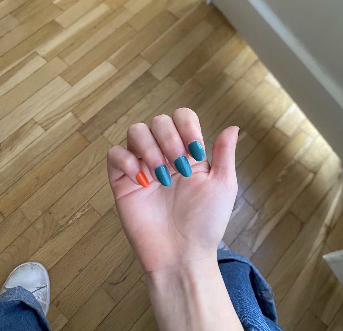 victoria tweet media