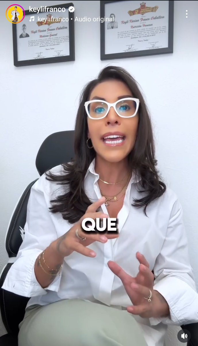CharlatanesMed's tweet photo. Buenos días, sobrinos. 

Les traigo un caso con mucha carnita de una Venezolana "famosa" en el país. 

Se llama Keyli Franco Caballero

Ella dice ser médico especialista en Medicina del deporte y en Hormonas. Pero, no todo lo que brilla es oro. https://t.co/ENTgxx7eEx