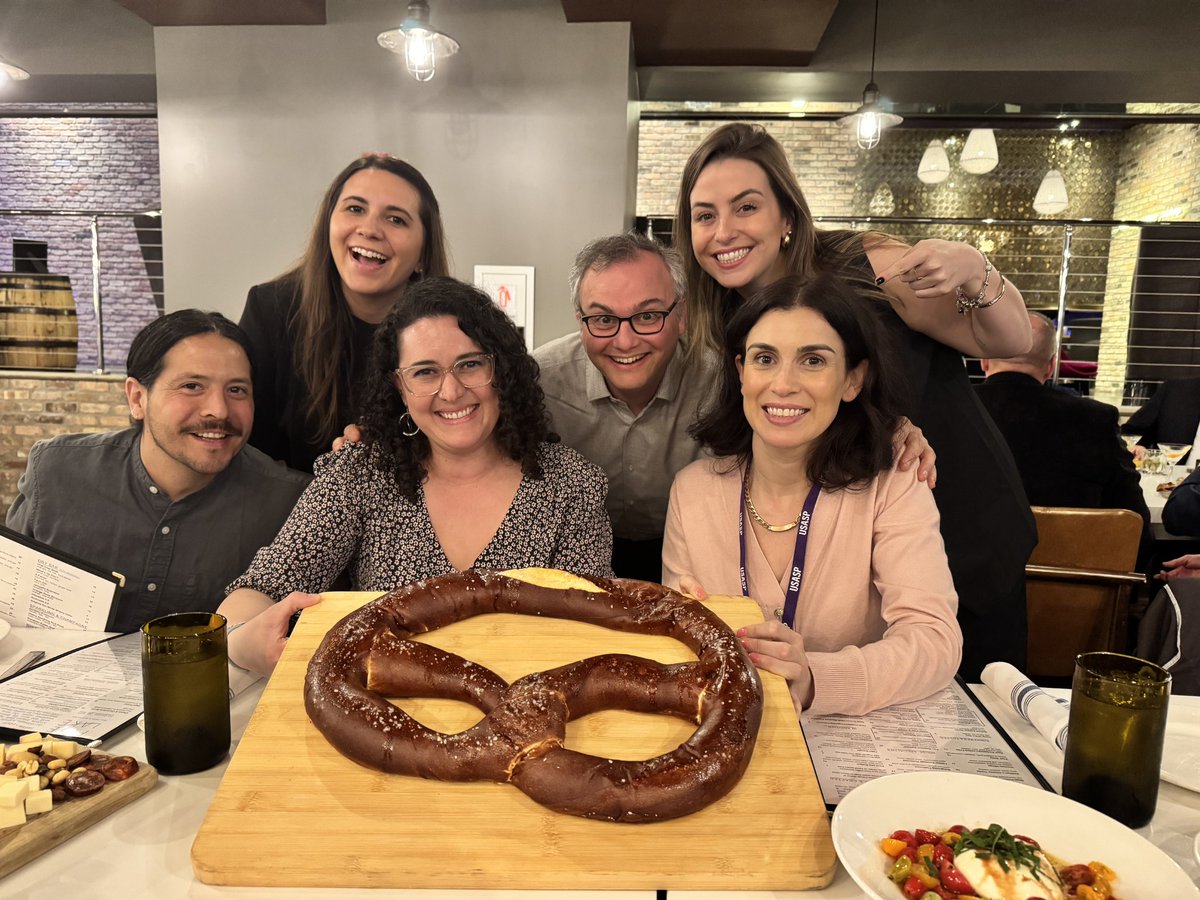 Kicked off the USASP meeting last night with a mega pretzel at the NYU Pain Research Center dinner. Great start to a great week!
#USASP2025 #PainResearch #NYUPRC #NetworkingAndPretzels