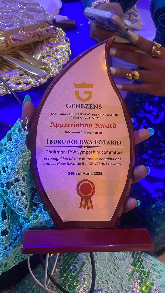 _ibukunfolarin's tweet image. Lived , loved and laughed through it all! 
#FinalYearWeek❤️