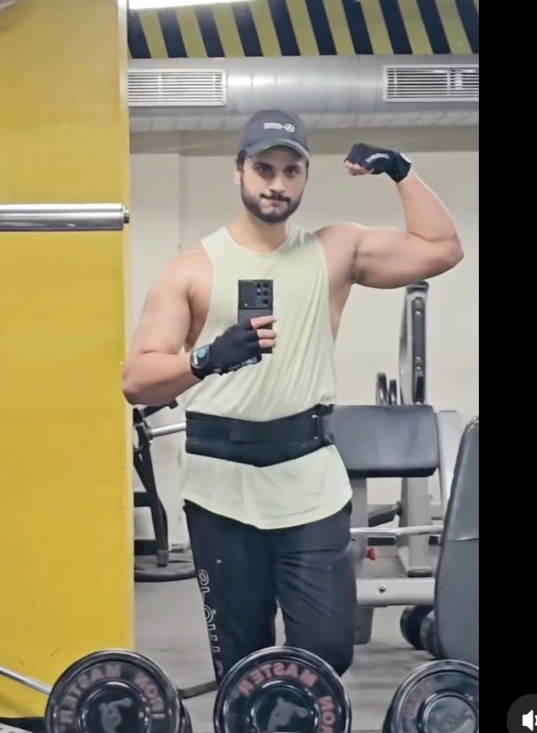 Tall cutsieeeeee hot softy for harder nights