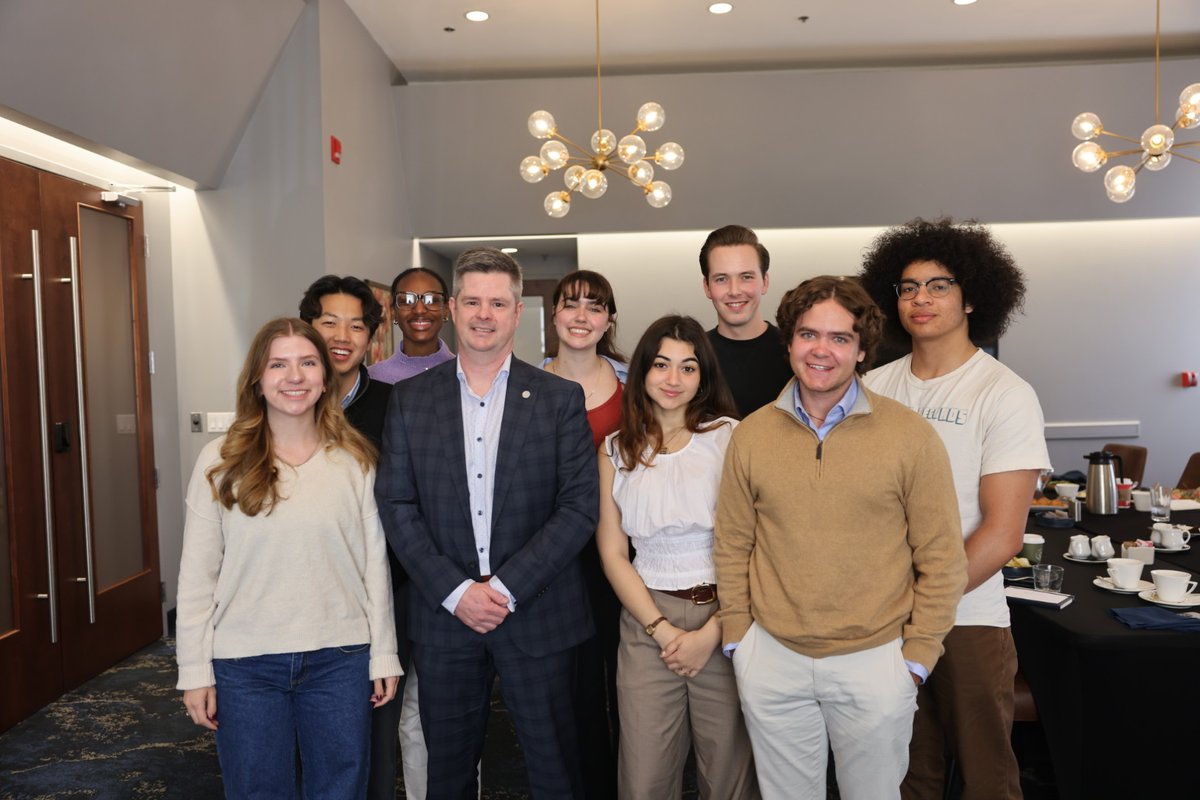Our #HoyasInCanada cohort just returned home after spending the past five days in Toronto and Ottawa witnessing the national election on the ground with pollsters, journalists, canvassers, and more! Stay tuned for the full recap of our students' experience. 🇨🇦 🍁