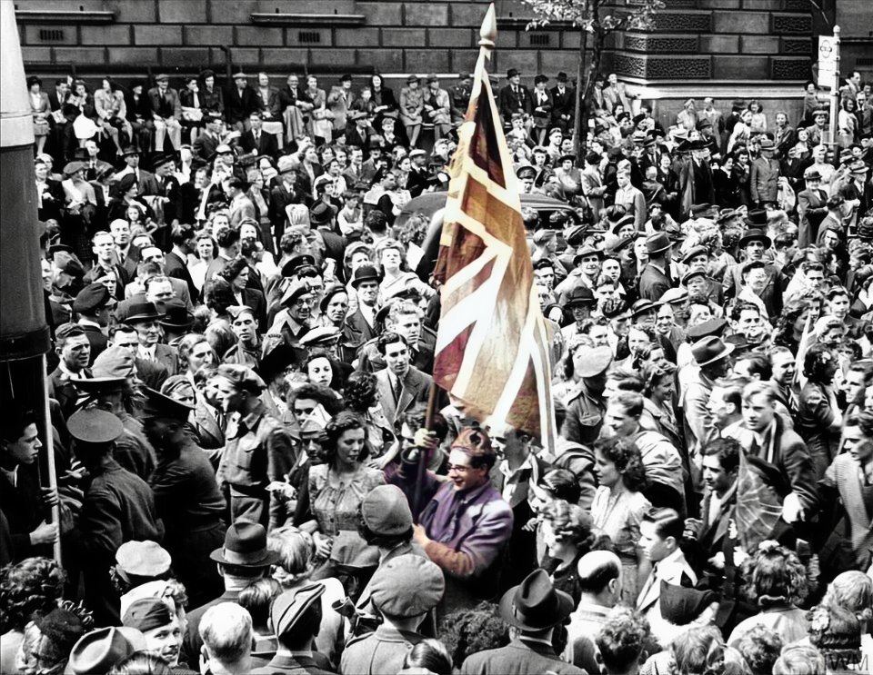 It's the 80th anniversary of VE Day today!

Did you know that fish and chips were one of the few foodstuffs not rationed during wartime? Getting a cheeky fish and chips order seems like a good way to mark the occasion!