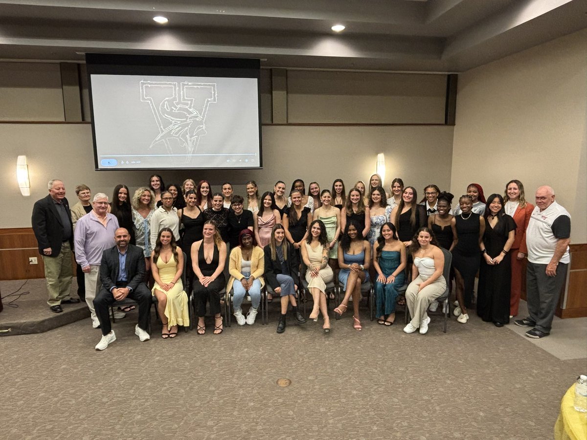 mvc_wbb's tweet photo. 2024-2025 end of season banquet was a success!! Great night to celebrate a successful season putting MOVAL WBB back on the map! Congratulations to all of our seniors, Scholar Athletes, All-Conference players, and All-Defensive team. Giavanna Moore was recognized for breaking the All-Time Leading Scoring Record and Ylenia Exposito received her 1000 ball from surpassing the milestone on Nov 2, 2024 vs Viterbo. So proud of all our young women and what they have accomplished on and off the court💜🧡