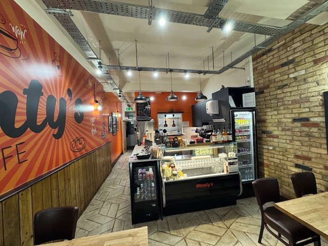 *NEW LISTING ALERT*
A modern #cafe business in #Bexley 
Well presented internally with 20+ Covers and some outdoor seating . Held on lease until 2031. Viewing a must. 
Premium £45,000. 
#commercial #Kent #business #tolet #welling #forsale