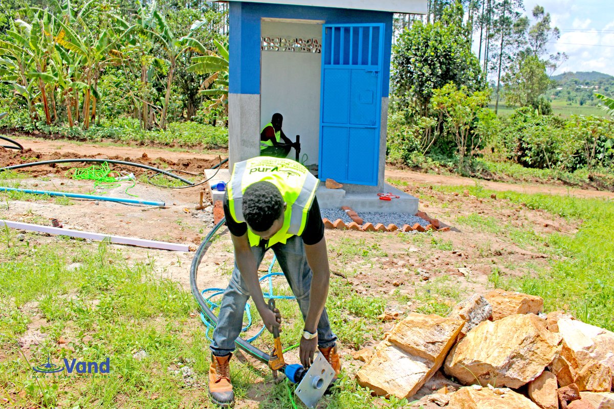 LtdVand's tweet photo. The system pumps 60,000litres of water a day using the solar power from the sun.
 
𝗖𝗮𝗹𝗹 𝘂𝘀 𝗼𝗻 𝟬𝟳𝟬𝟵𝟳𝟱𝟵𝟳𝟭𝟬 𝗼𝗿 𝟬𝟳𝟲𝟰𝟬𝟬𝟭𝟳𝟵𝟲 or visit us at Seroma Shoppers Stop plaza Nakasero -Kampala https://t.co/sFNELTKFJE