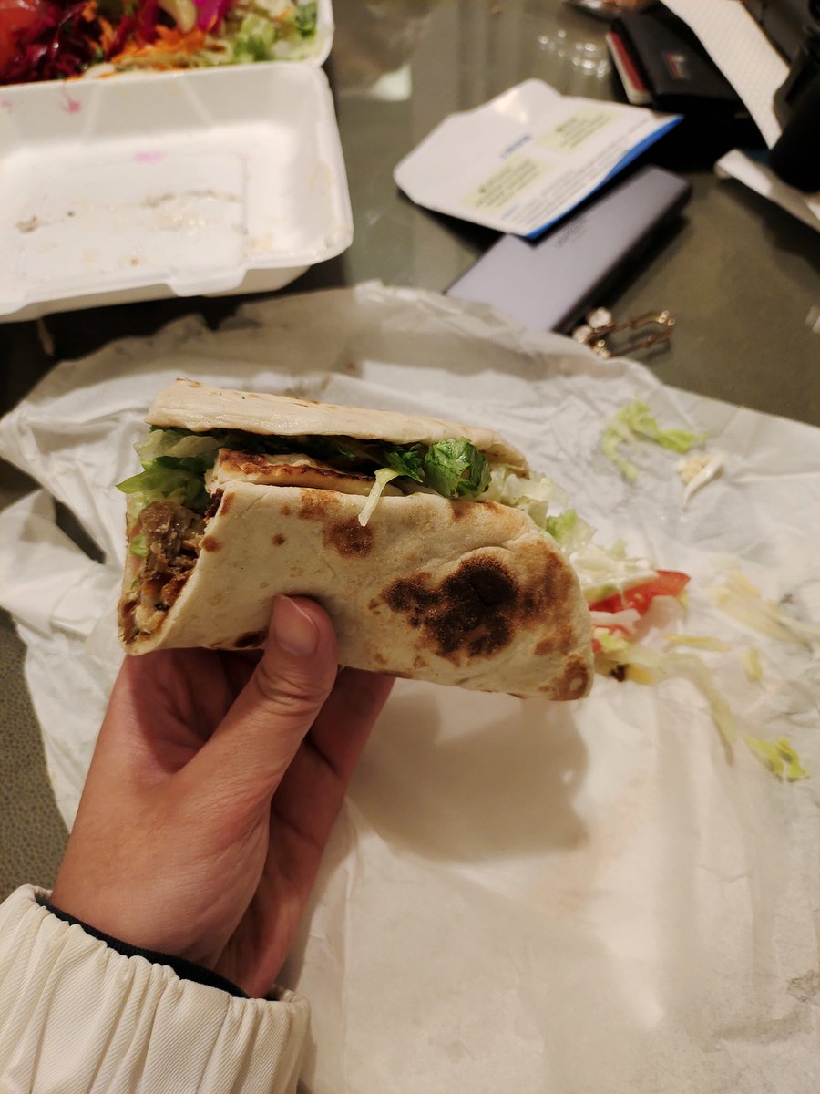 junyussh's tweet photo. 悉尼這物價是真的離譜，街邊買份kebab都要16刀。 https://t.co/Z7bZ3MUKN3