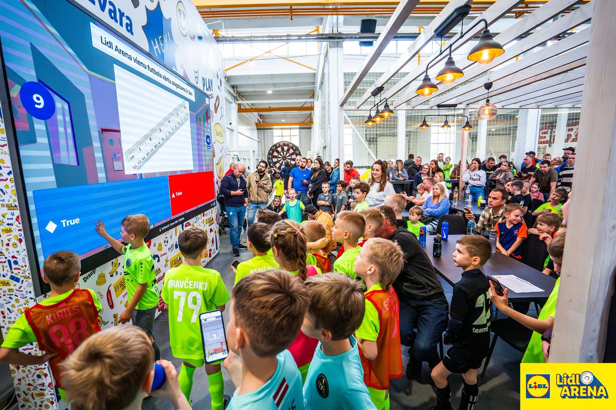 27. aprīlī Lidl Arena laukumos valdīja īsta futbola kņada – 19 komandas, simtiem smaidīgu seju un neizsīkstoša enerģija visas dienas garumā! ⚽🌟

Šī bija diena, kad mazajā formātā dzima lieli futbola sapņi! 🏆✨

#LidlArena #Futbols #KustībuPrieks