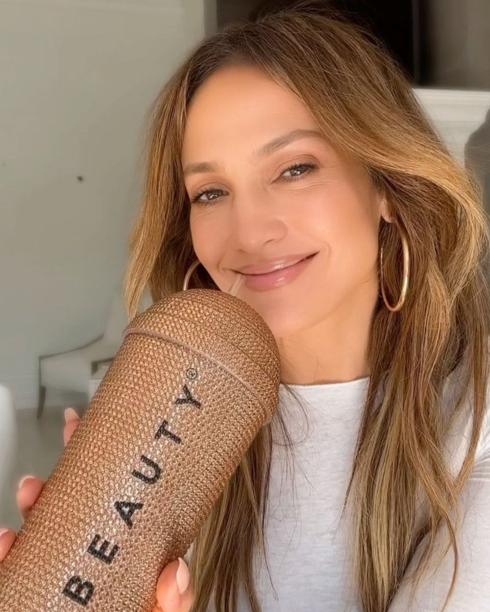 FOXYWARE's tweet image. Promo so good even @JLO had to show it off 💎✨
.
.
.
.
#promoproducts #custommerch #custompromo #jlo #businessbranding #ppai