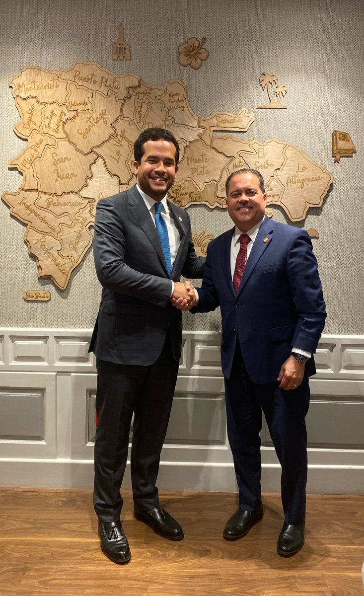 Junto al Senador <a href="/OmarLFernandez/">Omar Fernández</a>, mi amigo y amigo de Puerto Rico. ¡Un placer compartir contigo nuevamente!