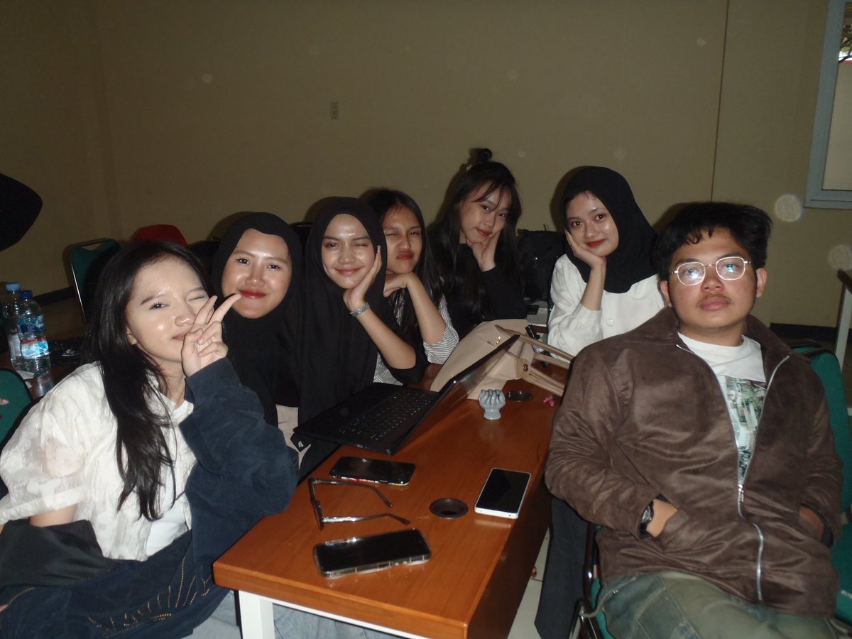 hhmoaly tweet picture