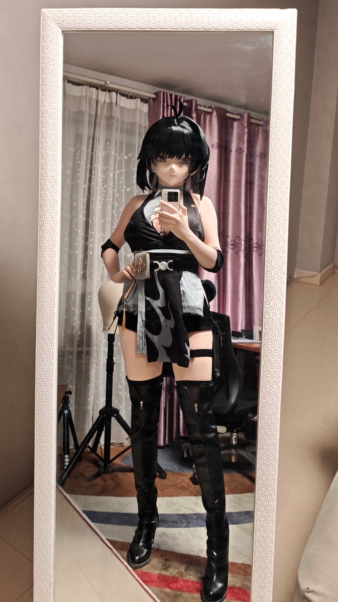 大鸣皇帝这身兜裆布让我穿出了一种

漂泊者是位身材魁梧的女子 的感觉😇

我能怎么办，我也很绝望

这把一定是库洛打的有问题