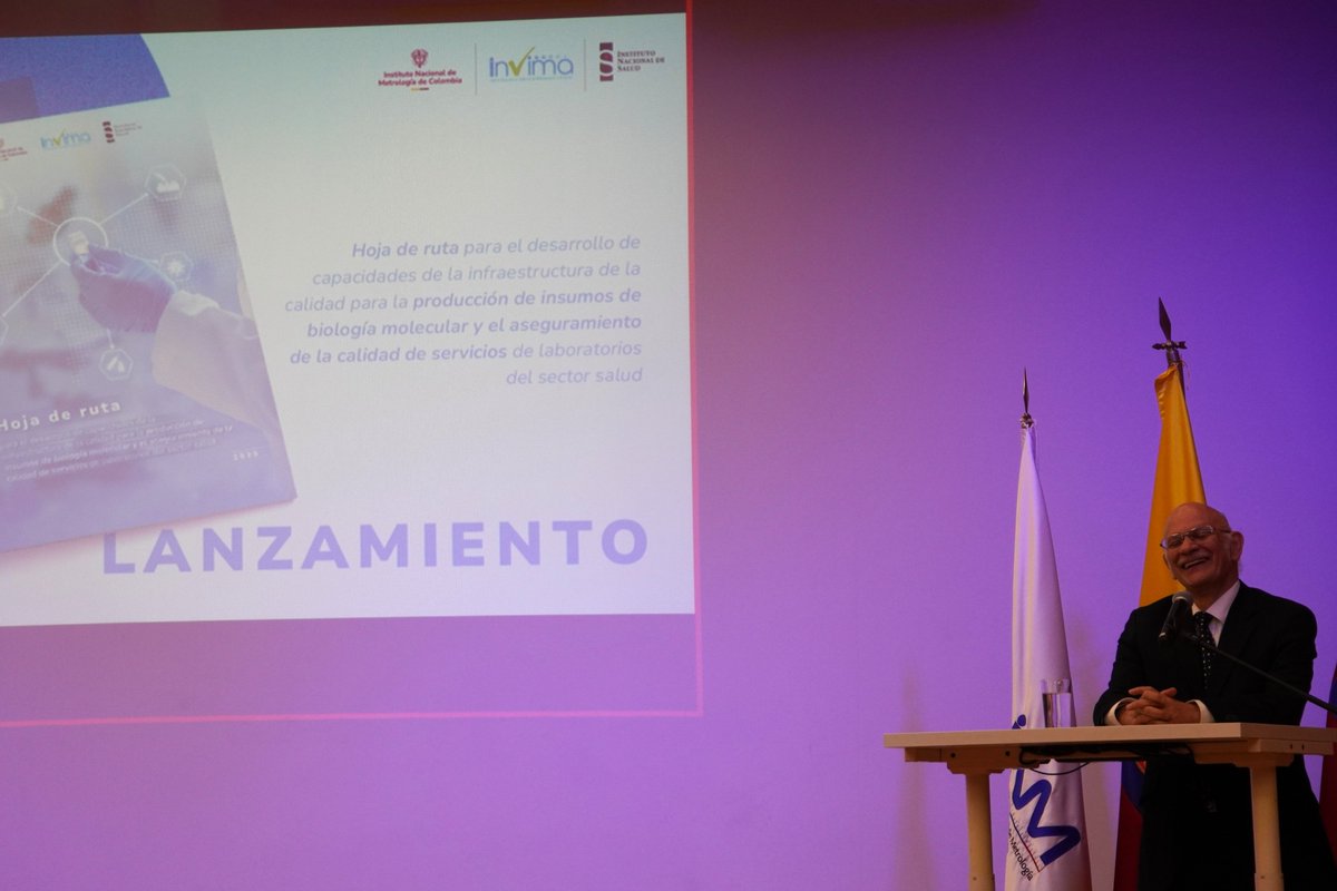INMdeColombia's tweet photo. El director del @invimacolombia Francisco Ross  resalta la #HojadeRuta en #BiologíaMolecular como una valiosa oportunidad de articulación #TécnicoCientífica con visión de futuro.

#INMdeColombia #Conmemoración150años https://t.co/APa2bupXQ8