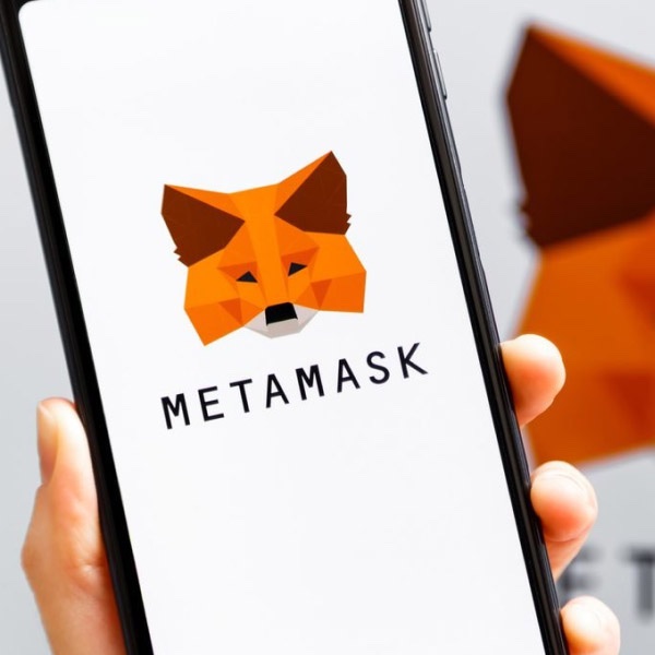 WhaleInsider's tweet photo. JUST IN: $XRP is now supported and recognized on MetaMask through the XRPL EVM sidechain. https://t.co/OhPF86T9vs