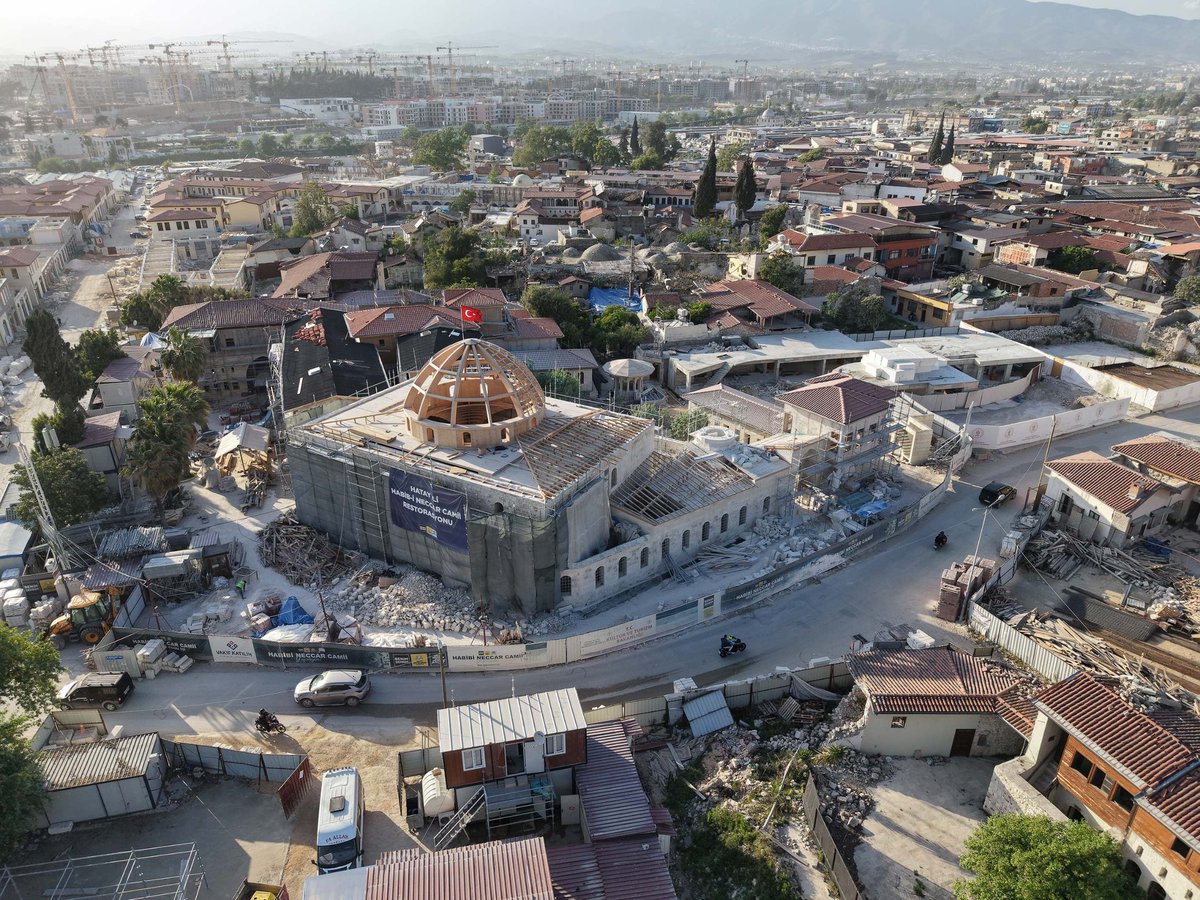 u_ibrahim_altay's tweet photo. 6 Şubat depremlerinde yıkılan Anadolu’nun ilk camisi Habib-i Neccar Camii’nin restorasyonunu titizlikle sürdürüyoruz.

Bu ihya süreci sadece bir yapının değil, aynı zamanda kardeşliğin, dayanışmanın ve umudun da yeniden ayağa kalkışıdır.

Bu büyük emaneti ayağa kaldırmak için elimizden geleni yapmaya devam edeceğiz.