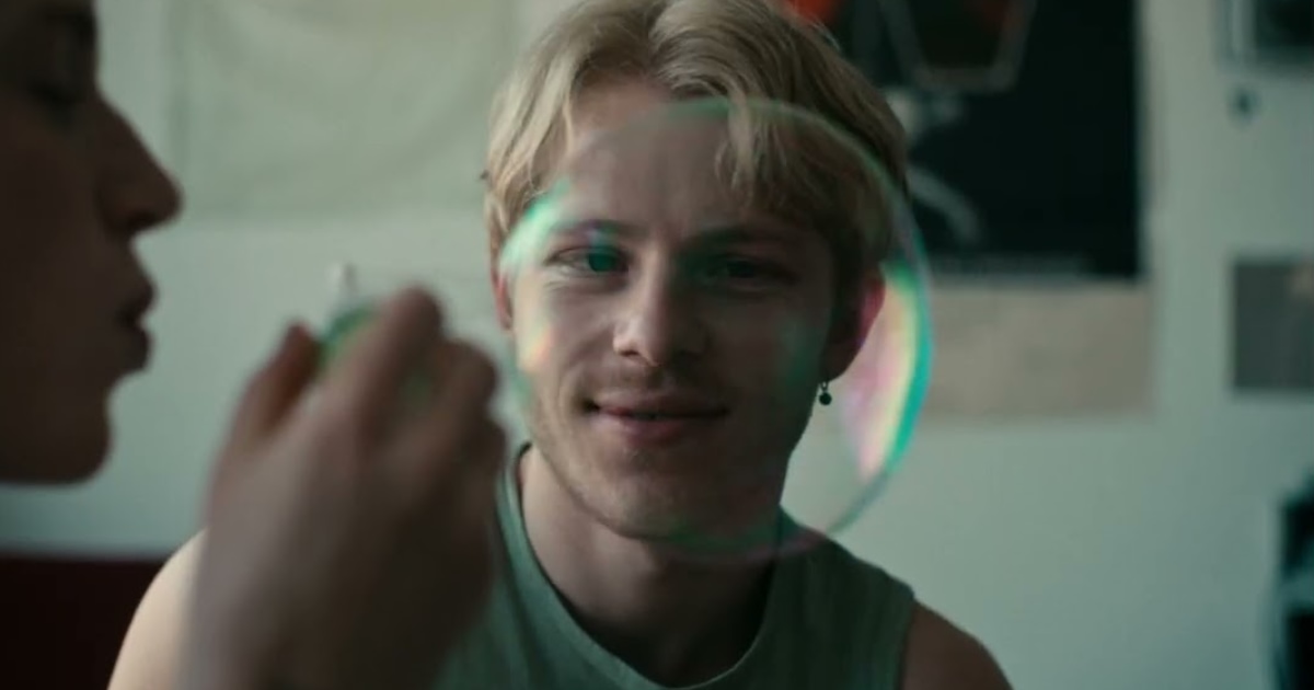 sidebysideff's tweet image. Какие новые фильмы стоит посмотреть?
Антон Исюков побывал на крупнейшем киносмотре Северной Европы – Гётеборгском кинофестивале – и рассказал нам о квир-новинках.
Некоторые названия в галерее, остальные на нашем сайте: tinyurl.com/ye7w8wku