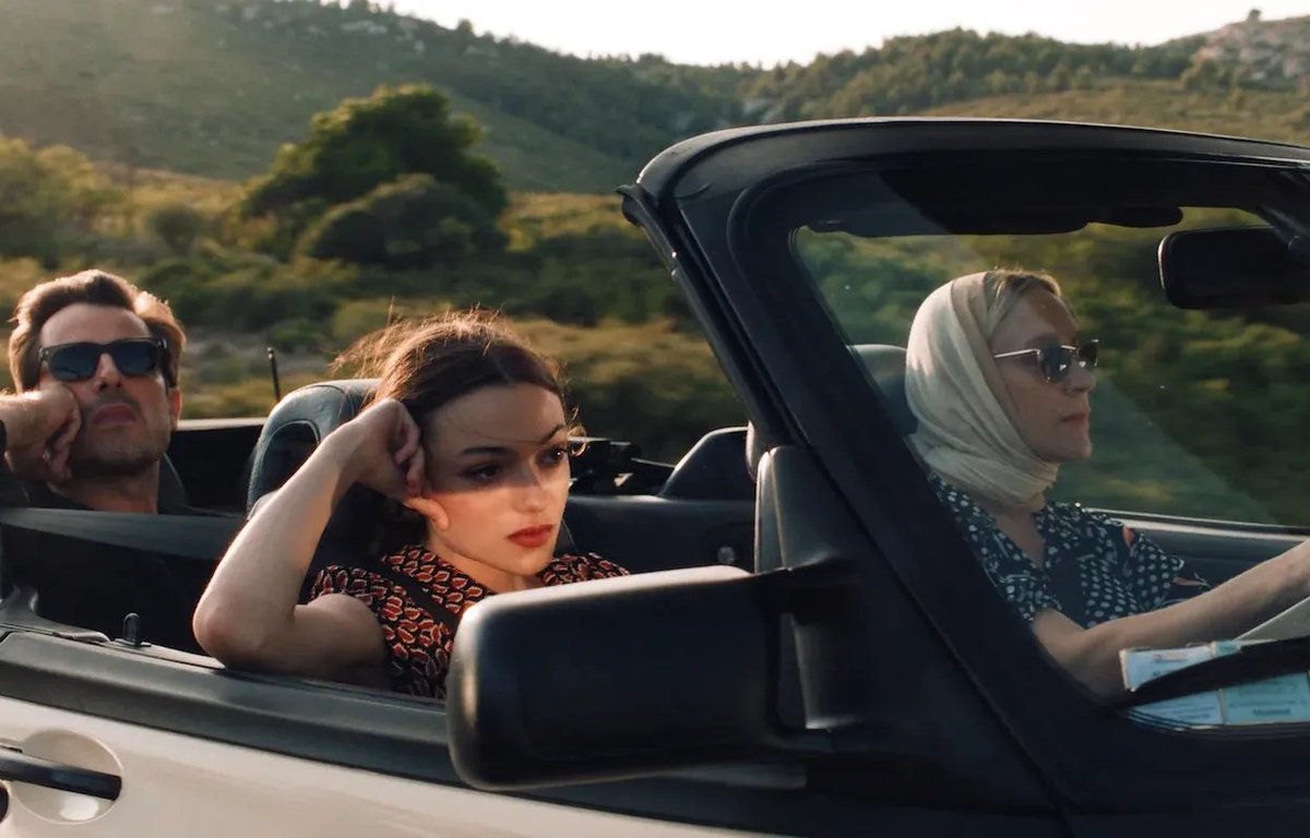 #BonjourTristesse is a lovely and lyrical -- if a bit languid -- story about a young girl whose idyllic summer in the south of France is interrupted when an old family friend comes between her and her father.

#moviereview by Christopher Lloyd.

filmyap.substack.com/p/bonjour-tris…