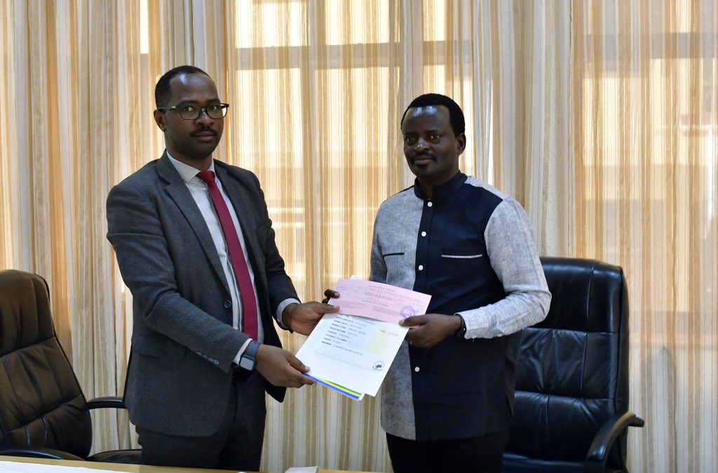 Rwanda Cooperative Agency (@rcarwanda) on Twitter photo RCA yashyikirije moto Uturere twose tugize <a href="/RwandaNorth/">Northern Province/ Rwanda</a>.Mu rwego rwo gukurikiranira hafi imikorere y’amakoperative no gushyigikira gahunda ya District Cooperative Forum. Izi moto zigenewe abashinzwe amakoperative mu karere hagamije kwegera no gufasha amakoperative gutera imbere. RCA yashyikirije moto Uturere twose tugize <a href="/RwandaNorth/">Northern Province/ Rwanda</a>.Mu rwego rwo gukurikiranira hafi imikorere y’amakoperative no gushyigikira gahunda ya District Cooperative Forum. Izi moto zigenewe abashinzwe amakoperative mu karere hagamije kwegera no gufasha amakoperative gutera imbere.