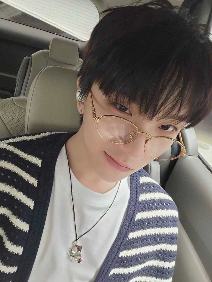 sunghoIvr's tweet photo. a day with cutie woonagi !! 🌀__🌀

#ODSD #ONEDOORSelcaDay #WOONHAK #운학 #BOYNEXTDOOR #보이넥스트도어
@BOYNEXTDOOR_twt https://t.co/sjQEn8qAlc