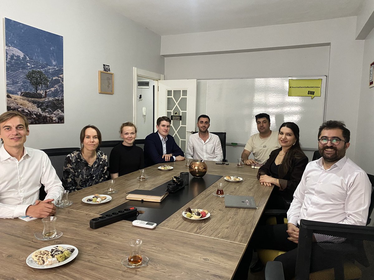 BotanInt's tweet image. Nûnerên sefareta Norvêç, Swêd, Danîmarka û Fînlandîayê li Botan Internationalê bûn. 

@enginnolmez @semihayildizr Omer Faruk Baran û @MiradBayram Botan International temsîl kir.