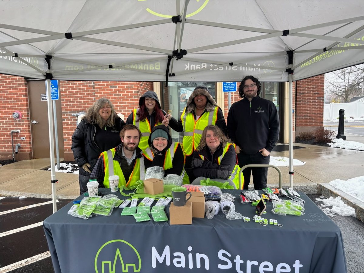 BankMainStreet's tweet image. ❄️ Snow couldn&apos;t stop our amazing team in Marlborough from hosting a free shred day! 📄 Our dedicated team ensured the community had access to secure shredding services, keeping sensitive documents safe. #ShredDay #DocumentSecurity
