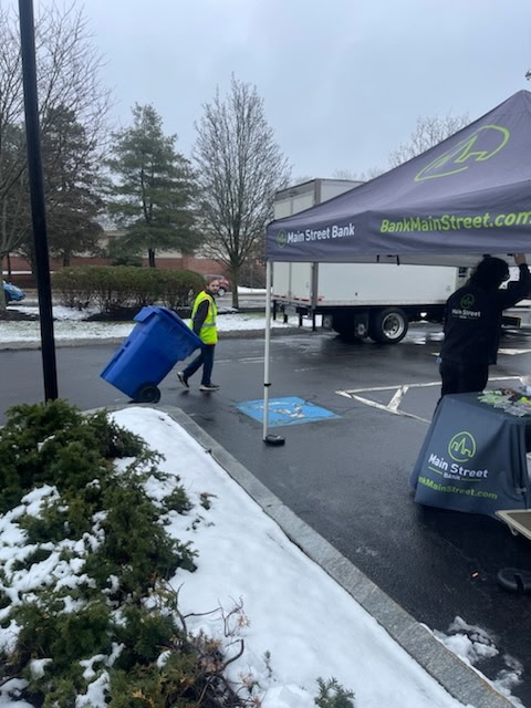 BankMainStreet's tweet image. ❄️ Snow couldn&apos;t stop our amazing team in Marlborough from hosting a free shred day! 📄 Our dedicated team ensured the community had access to secure shredding services, keeping sensitive documents safe. #ShredDay #DocumentSecurity