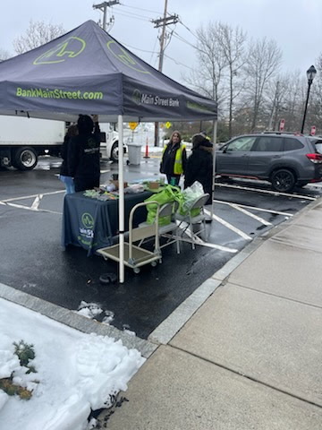 BankMainStreet's tweet image. ❄️ Snow couldn&apos;t stop our amazing team in Marlborough from hosting a free shred day! 📄 Our dedicated team ensured the community had access to secure shredding services, keeping sensitive documents safe. #ShredDay #DocumentSecurity