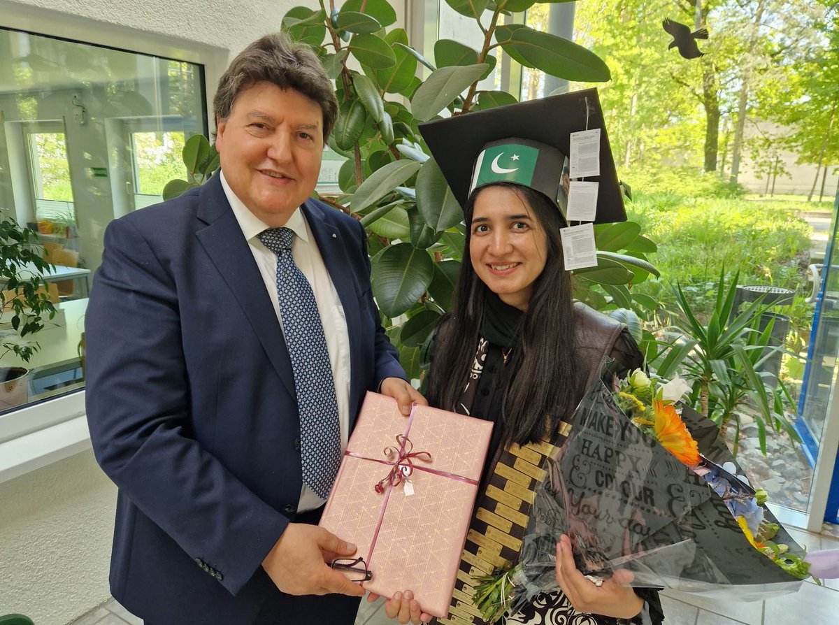 Biomaterials_Erlangen (@boccaccini_lab) on Twitter photo Many congratulations!👏 to Kanwal Ilyas on successfully defending her doctoral thesis <a href="/Boccaccini_Lab/">Biomaterials_Erlangen</a> #FAU today. Very nice work on 3D printed polymer-bioactive glass #composite scaffolds enriched with phytotherapeutic compounds for bone tissue engineering. Well done Kanwal! 👏 Many congratulations!👏 to Kanwal Ilyas on successfully defending her doctoral thesis <a href="/Boccaccini_Lab/">Biomaterials_Erlangen</a> #FAU today. Very nice work on 3D printed polymer-bioactive glass #composite scaffolds enriched with phytotherapeutic compounds for bone tissue engineering. Well done Kanwal! 👏