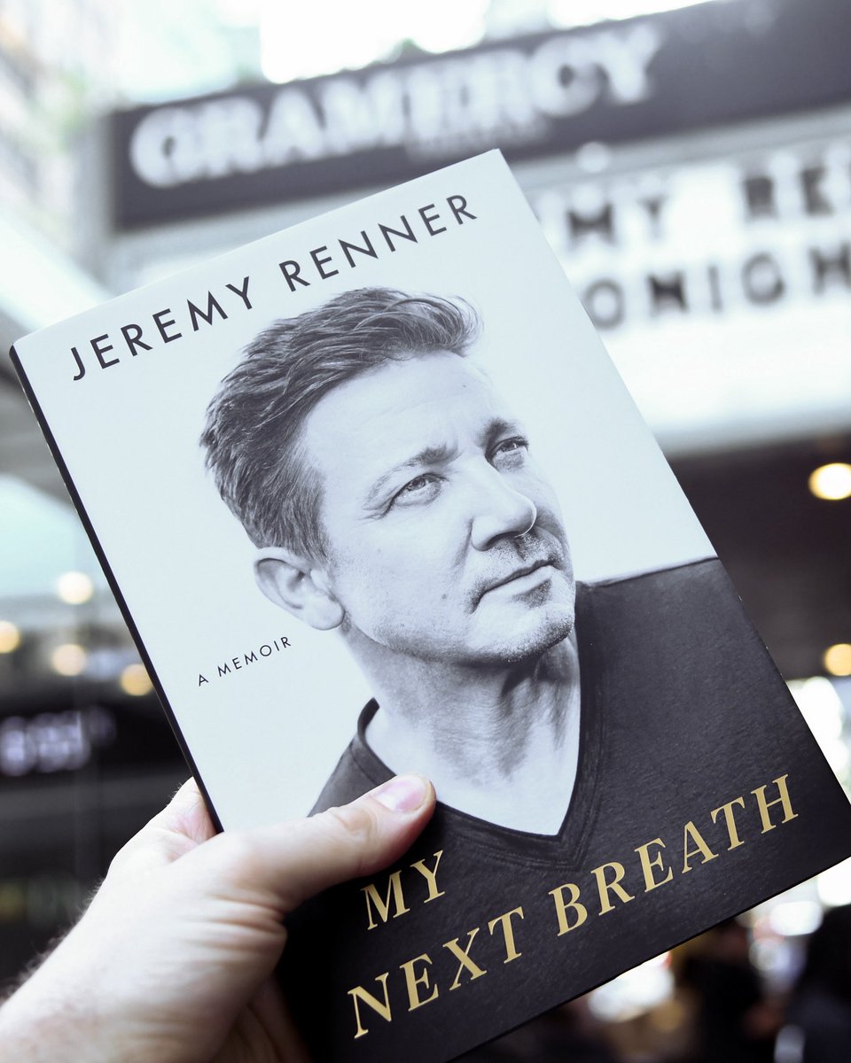 JeremyRenner's tweet image. I’m so excited to finally share my book and celebrate the release with all of you on tour! The love and energy was strong in New York last night and I can’t wait for Pittsburgh. Thank you to @brooksrunning for supporting the “My Next Breath” book tour and helping me move and…