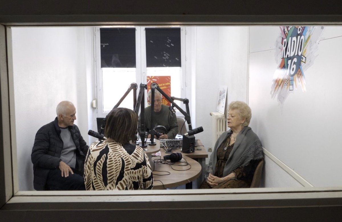 ecom_news's tweet photo. 📻 #Gard : Zoom sur #Radio16, créée en 1983 à #Bessèges qui lance une nouvelle émission en partenariat avec la Communauté de Communes #Cèze #Cévennes. 🔗 https://t.co/k4xceoiTns #RadioAssociative @de_ceze https://t.co/zo6COs11bl