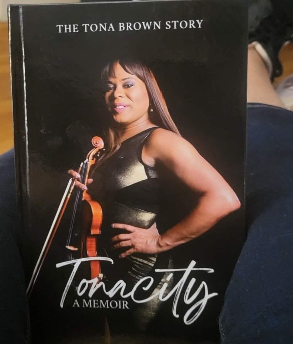 RayceenHRH's tweet photo. Today is #ReadAbook Weds!! Here are a few suggestions: :📚📚📚
@ginanicolebrown 
@Odessarose6 
@tonacity https://t.co/Uo91sqWFC9