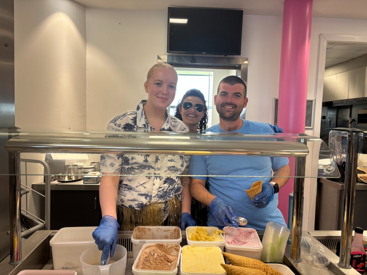 🍦Our amazing Hospitality &amp; Professional Cookery students have been absolute legends today, keeping us refreshed in the sunshine by serving up delicious ice cream cones and sweet treats! 

Thanks to the team for keeping us cool on a hot day! 🍰🧁🍨🌞😎

#OurSLC