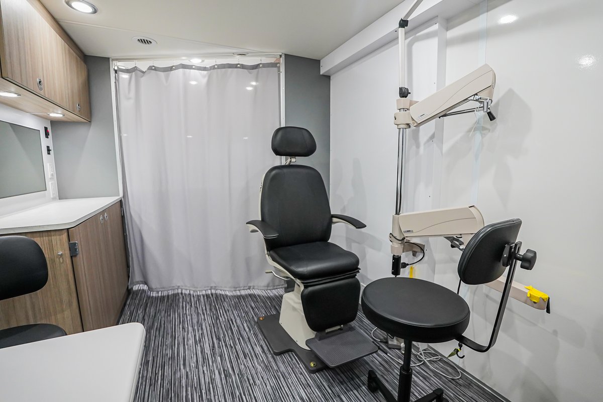 MSVehicles's tweet image. This new mobile vision clinic is ready to make a big impact at Valley Healthcare!👓👁

Complete with a spacious lobby and reception area, a restroom, and a fully equipped exam room featuring multiple workstations and an eyeglasses fitting section!