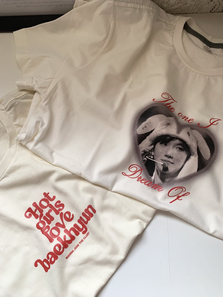 WEARYOURSTORE's tweet photo. um bom dia para a nação baekhyun. https://t.co/pIGsIzcagX