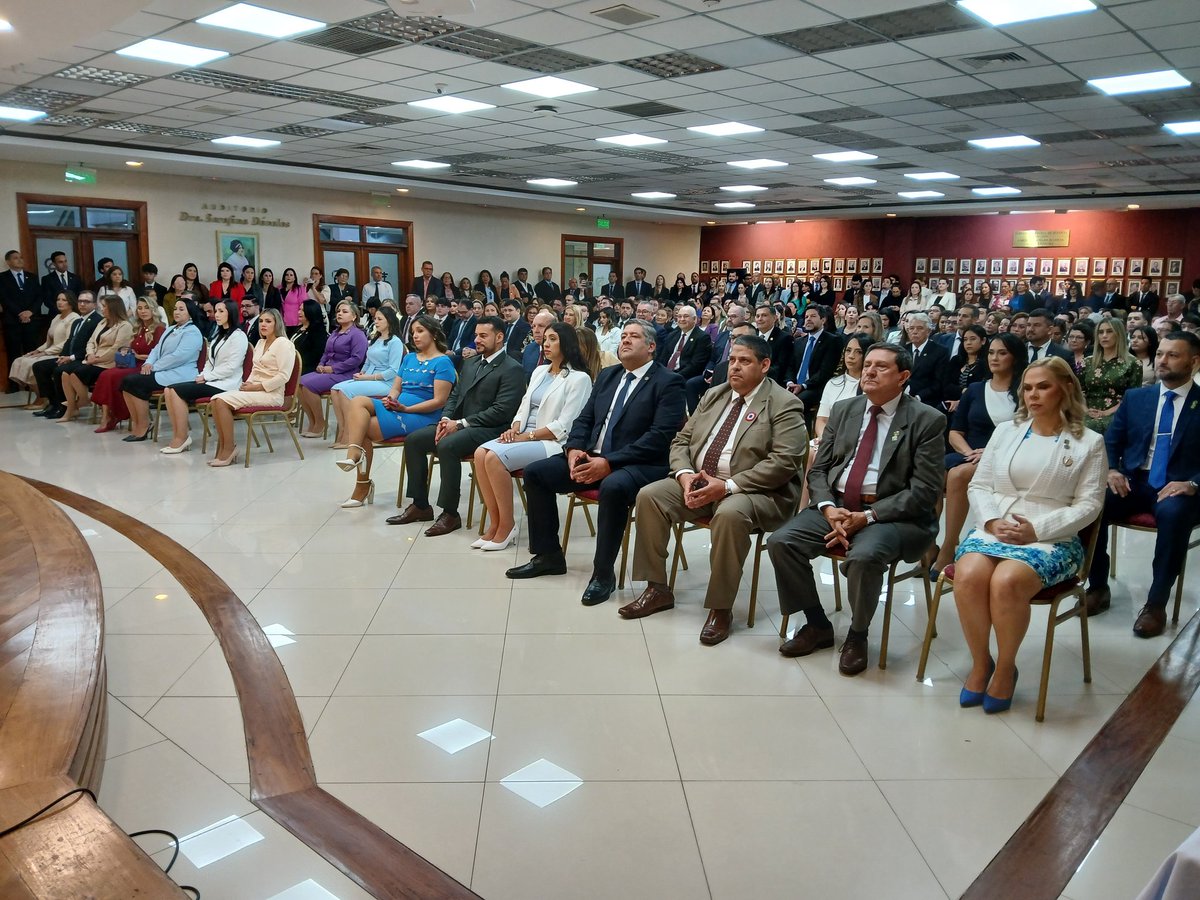 Juramento de Magistrados y Defensores Públicos.