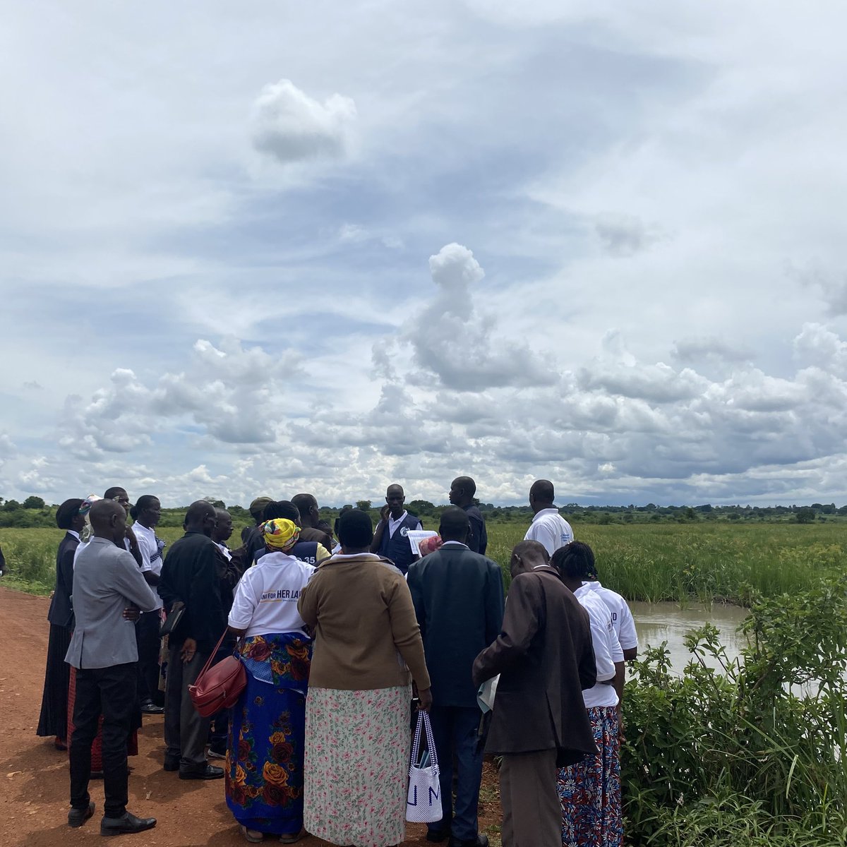 Land@Scale Uganda (@landatscale_ug) on Twitter photo Today, <a href="/UCOBAC_/">UCOBAC</a> with support from <a href="/GLTNnews/">GlobaLandToolNetwork</a> and <a href="/NLEnterprise/">NL Enterprise Agency</a> and in partnership with Butaleja Local Govt facilitated a learning exchange between wetland committee of Busabi Butaleja & wetland committee of Omiria Bukedea to explore good practices & strengthen capacity. Today, <a href="/UCOBAC_/">UCOBAC</a> with support from <a href="/GLTNnews/">GlobaLandToolNetwork</a> and <a href="/NLEnterprise/">NL Enterprise Agency</a> and in partnership with Butaleja Local Govt facilitated a learning exchange between wetland committee of Busabi Butaleja & wetland committee of Omiria Bukedea to explore good practices & strengthen capacity.