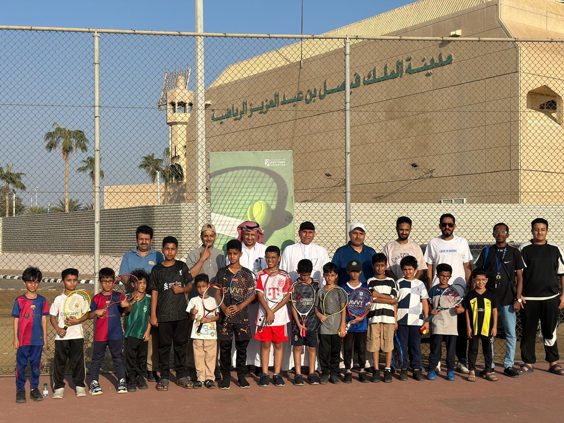 🏆 | اختتام بطولة المنطقة الجنوبية للتنس الارضي لفئة 8-9-10 سنوات، وتتويج فريق حطين بالمركز الأول، وفريق التهامي بالمركز الثاني. 

📍 | فرع الوزارة بمنطقة جازان