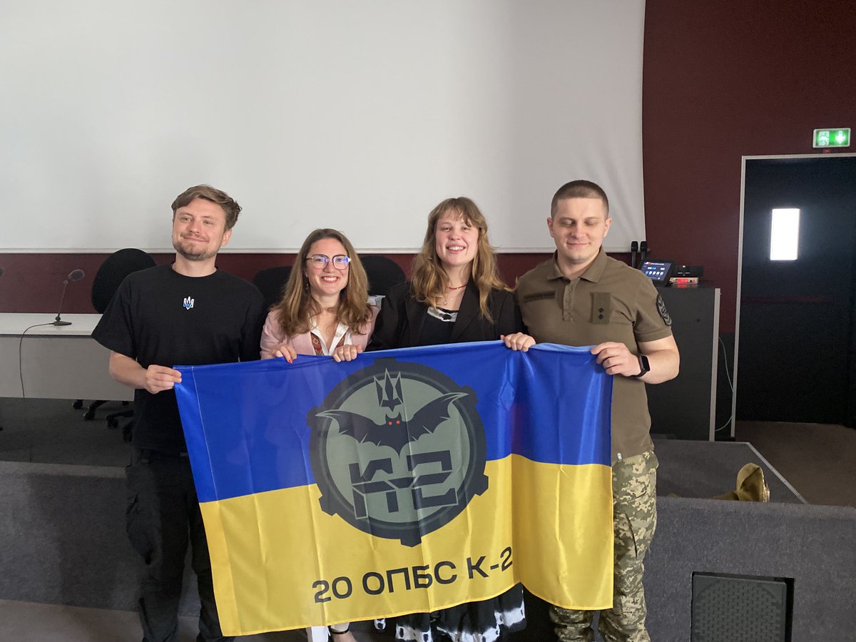 Olivier Forcade (@olivierforcade) on Twitter photo Colloque Mobilisation(s) de l’Ihedn, 30 avril 2025, panel sur les réponses de l’Ukraine face à l’agression russe depuis 2014: une constante adaptation du recrutement et de la mobilisation de la nation ukrainienne contre la Russie poutinienne <a href="/OlivierForcade/">Olivier Forcade</a> <a href="/Sirice/">rahul chawla</a> Colloque Mobilisation(s) de l’Ihedn, 30 avril 2025, panel sur les réponses de l’Ukraine face à l’agression russe depuis 2014: une constante adaptation du recrutement et de la mobilisation de la nation ukrainienne contre la Russie poutinienne <a href="/OlivierForcade/">Olivier Forcade</a> <a href="/Sirice/">rahul chawla</a>