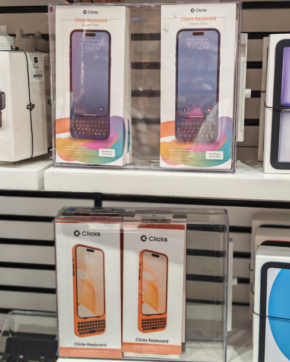 ACT_Lightning's tweet photo. @Captain2Phones found @clickskeyboard in Dubai, United Arab Emirates ❤️ https://t.co/GXGw3fWh3d