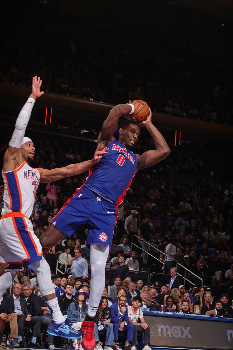 Pistons_PR's tweet image. With 17 REB and 4 AST in Game 4 and 14 REB with 6 AST in Game 5, Jalen Duren is the second Piston with 30+ rebounds and 10+ assists over a two-game playoff span (Ray Scott, 1962).
He has the most rebounds (58) by a Piston through five playoff games since Ben Wallace in 2005.