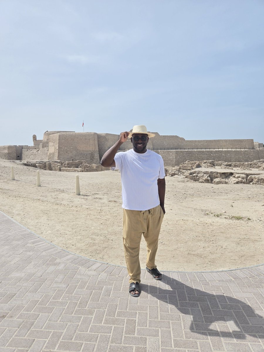 🤝🏾Si vous passez par le #Royaume #Bahrein🇧🇭🇧🇭 aller visiter
#MuséeNationalduBahreïn
Pour découvrir son histoire singulière 
#Qal'at al-Bahreïn 
Ancien port et capitale de Dilmun.
Le monde est un livre et ceux qui ne voyagent pas n'en lisent qu'une page🇧🇭
Saint Augustin