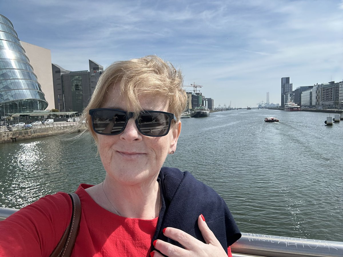 DeasyPamela's tweet photo. #Day120 of #200daysofwalking 

Wednesday - 5.30am start from home, and plenty of steps around Dublin today, but what a glorious day 😎

#April2025 #SpringinIreland https://t.co/qCpL377EOf