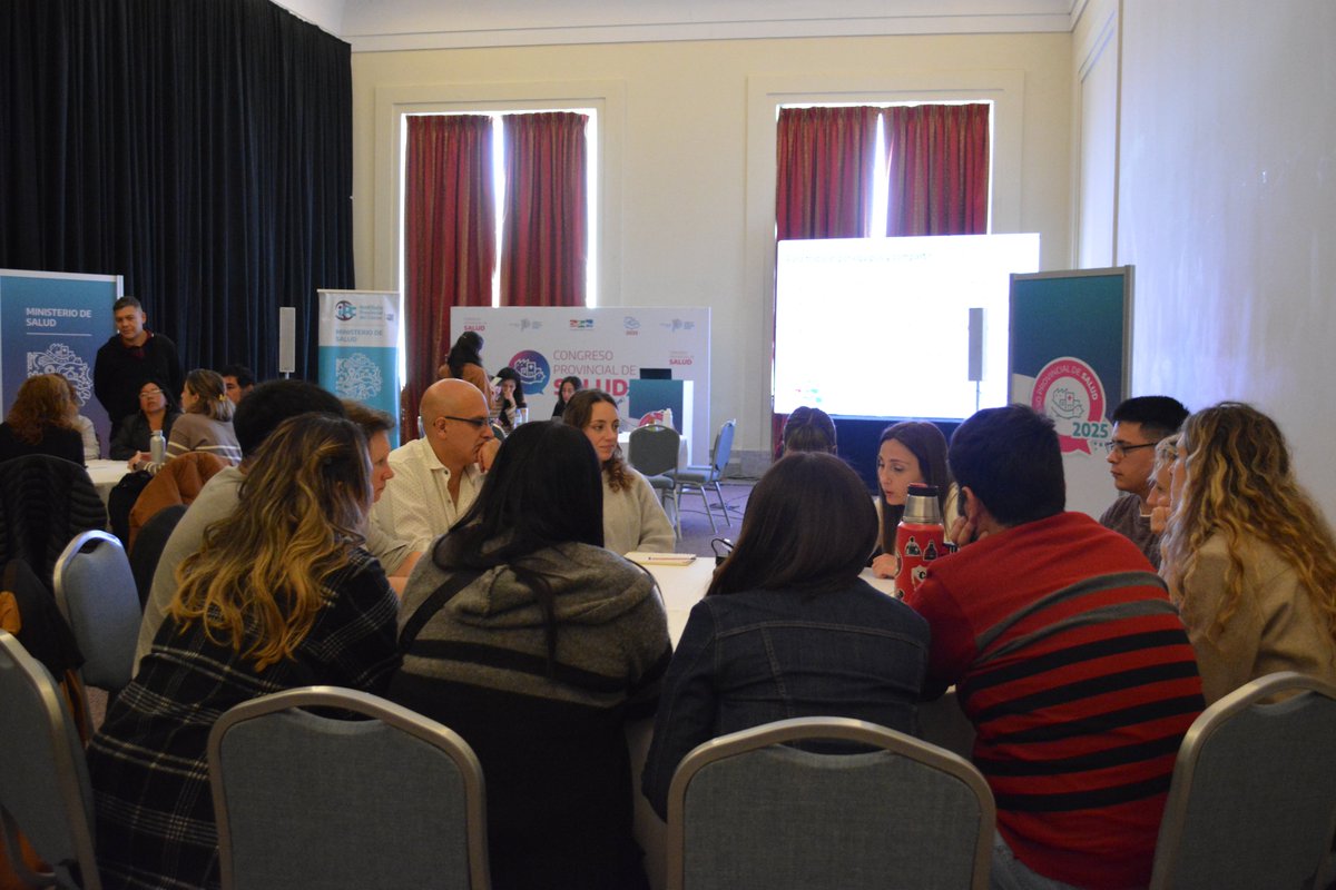 _COSAPRO's tweet photo. En el #CoSaPro también hay espacio para el aprendizaje y la formación continua. Durante la mañana se realizaron Talleres sobre SAMO y recupero de costos, estadísticas en salud, primer nivel de atención, líneas de cuidado de cáncer, RCP, alimentación saludable y Programa Sumar+. https://t.co/9wvAB4eflM
