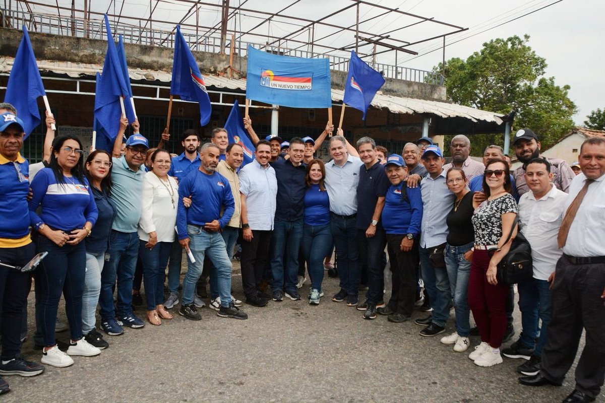 partidoUNT's tweet photo. Oposición venezolana inicia campaña electoral con el Lema “Venezuela es la Razón”

https://t.co/xeEFFQVntm https://t.co/LH30rPce48