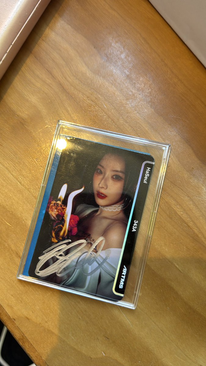 ojjokies's tweet photo. @jisungscape she’s so gorg !!! https://t.co/NQJG1G0rVd