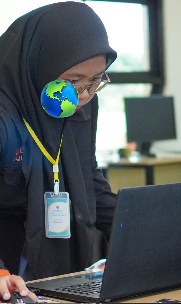 (KESENJANGAN LAPTOP😔)