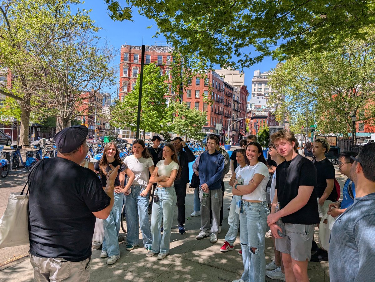 .<a href="/OSchoolsPR/">Oceanside School District #OSD_NY</a> AP human Geography students visiting the LES of NYC! <a href="/bigoniontours/">Big Onion Tours</a> we love this tour! It is such a great way to review for the #aphumangeography test on Tuesday <a href="/CollegeBoard/">College Board</a>