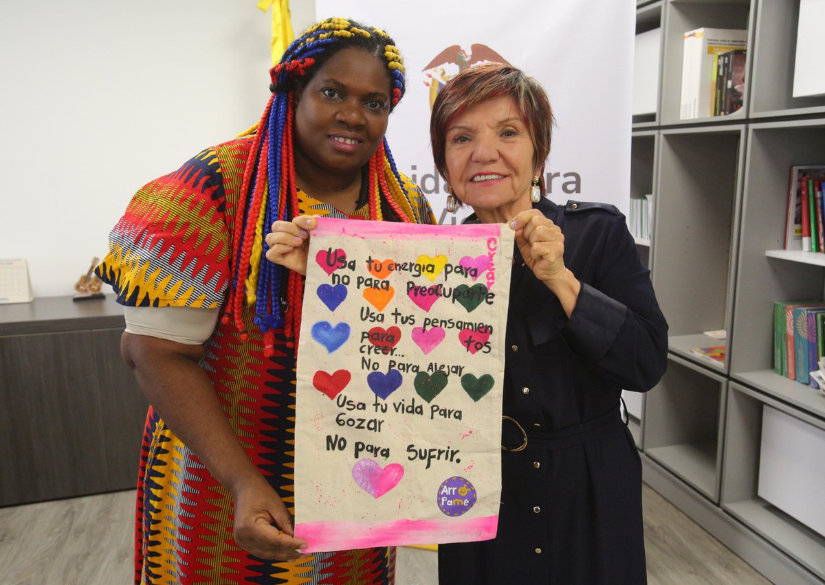 🪻Hoy, la directora (e) de la <a href="/UnidadVictimas/">Unidad para las Víctimas</a>, <a href="/GloriaCuartas/">Gloria Cuartas</a>, se reunió con <a href="/yolaperea/">Yolanda Perea</a>, lideresa social e integrante de la fundación <a href="/arropame2018/">arropamecontuesperanza</a>, para establecer puentes y brindar soluciones y visibilización al trabajo de reparación de las mujeres víctimas de violencia sexual.