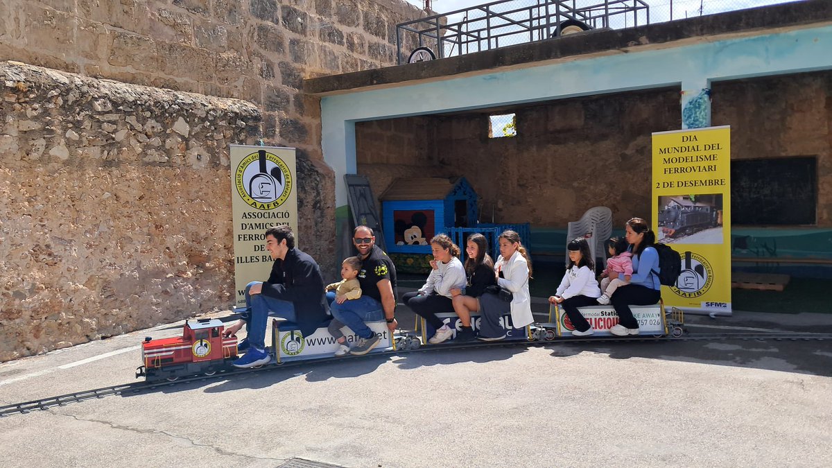 Amics Ferrocarril IB (@aafib) on Twitter photo El Dijous Gros el Trenet dels Amics del Ferrocarril estarà a Inca. Os esperam. <a href="/incaciutat/">Ajuntament d’Inca</a> <a href="/Virgilio_Moreno/">Virgilio Moreno</a> <a href="/mobihab_GOIB/">Conselleria d'Habitatge, Territori i Mobilitat</a> <a href="/jluismateo10/">Jose Luis Mateo Hernández</a> <a href="/TIB_Mallorca/">Transports de Mallorca</a> <a href="/LVALLEA/">Lorena del Valle</a> <a href="/sferroviarism/">SFM</a> <a href="/JoseRamonOrta/">José Ramón Orta Rotger</a> <a href="/ConselldeMca/">Consell de Mallorca</a> <a href="/Ll_Galmes/">Llorenç Galmés</a> <a href="/IB3/">IB3</a> El Dijous Gros el Trenet dels Amics del Ferrocarril estarà a Inca. Os esperam. <a href="/incaciutat/">Ajuntament d’Inca</a> <a href="/Virgilio_Moreno/">Virgilio Moreno</a> <a href="/mobihab_GOIB/">Conselleria d'Habitatge, Territori i Mobilitat</a> <a href="/jluismateo10/">Jose Luis Mateo Hernández</a> <a href="/TIB_Mallorca/">Transports de Mallorca</a> <a href="/LVALLEA/">Lorena del Valle</a> <a href="/sferroviarism/">SFM</a> <a href="/JoseRamonOrta/">José Ramón Orta Rotger</a> <a href="/ConselldeMca/">Consell de Mallorca</a> <a href="/Ll_Galmes/">Llorenç Galmés</a> <a href="/IB3/">IB3</a>