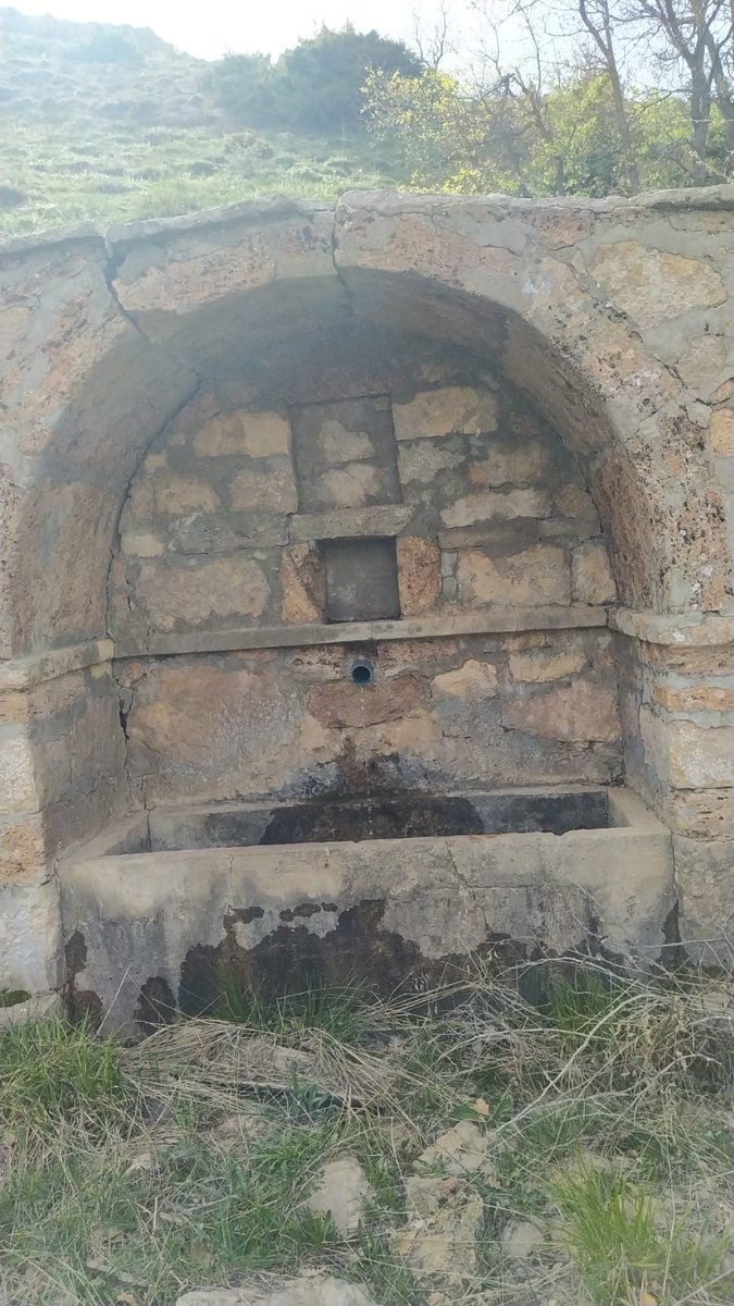 Merhaba Erzincan Kemaliye'den köyümün dağ çeşmeleri su olarak az aksa 'da yinede yaşam var. Hayatın her anında mutlu günlerin çoğalması dileğiyle tüm dostlara iyi akşamlar. 🌳🍀🌾🌻🌼